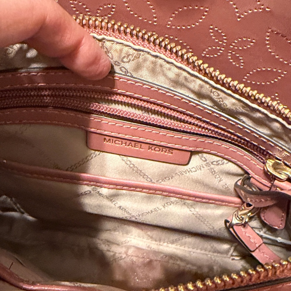 Michael Kors Mercer Gallery purse - Picture 7 of 10